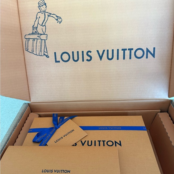 LV x TM Pochette Accessoires - Picture 9 of 11